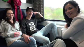292 – rolou troca de casal durante a viagem de trem_